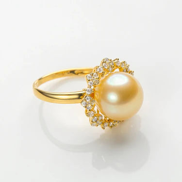 Anel com Pérola dos Mares do Sul Dourada e Diamantes em Ouro 18K